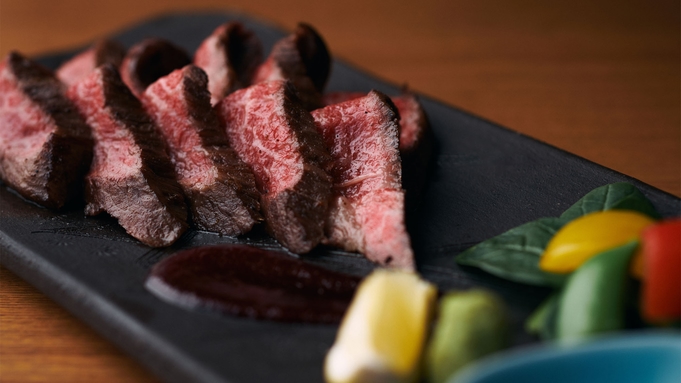 【ランクアップ】贅沢に！人気のあか牛ステーキ（熊本県産）とペアリングドリンクを楽しむ特別料理プラン